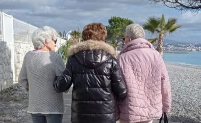 Résidentes en balade sur la plage